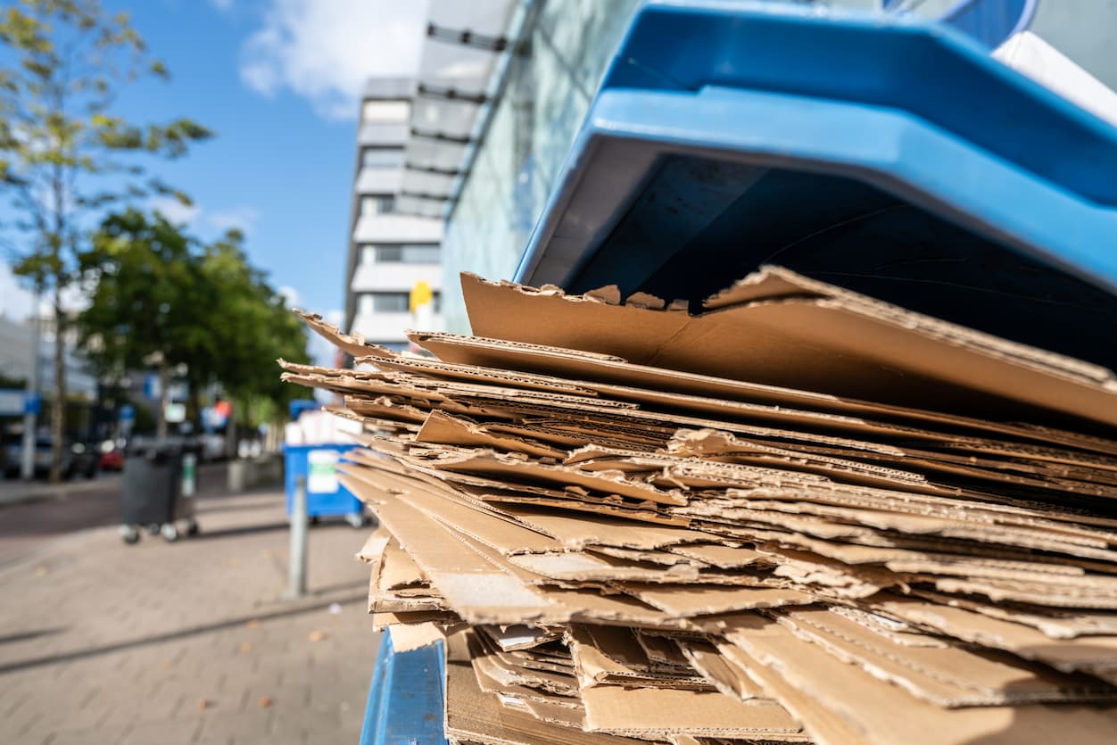 Gdzie wywieźć dużą ilość kartonów? Odpady kartonowe w Poznaniu